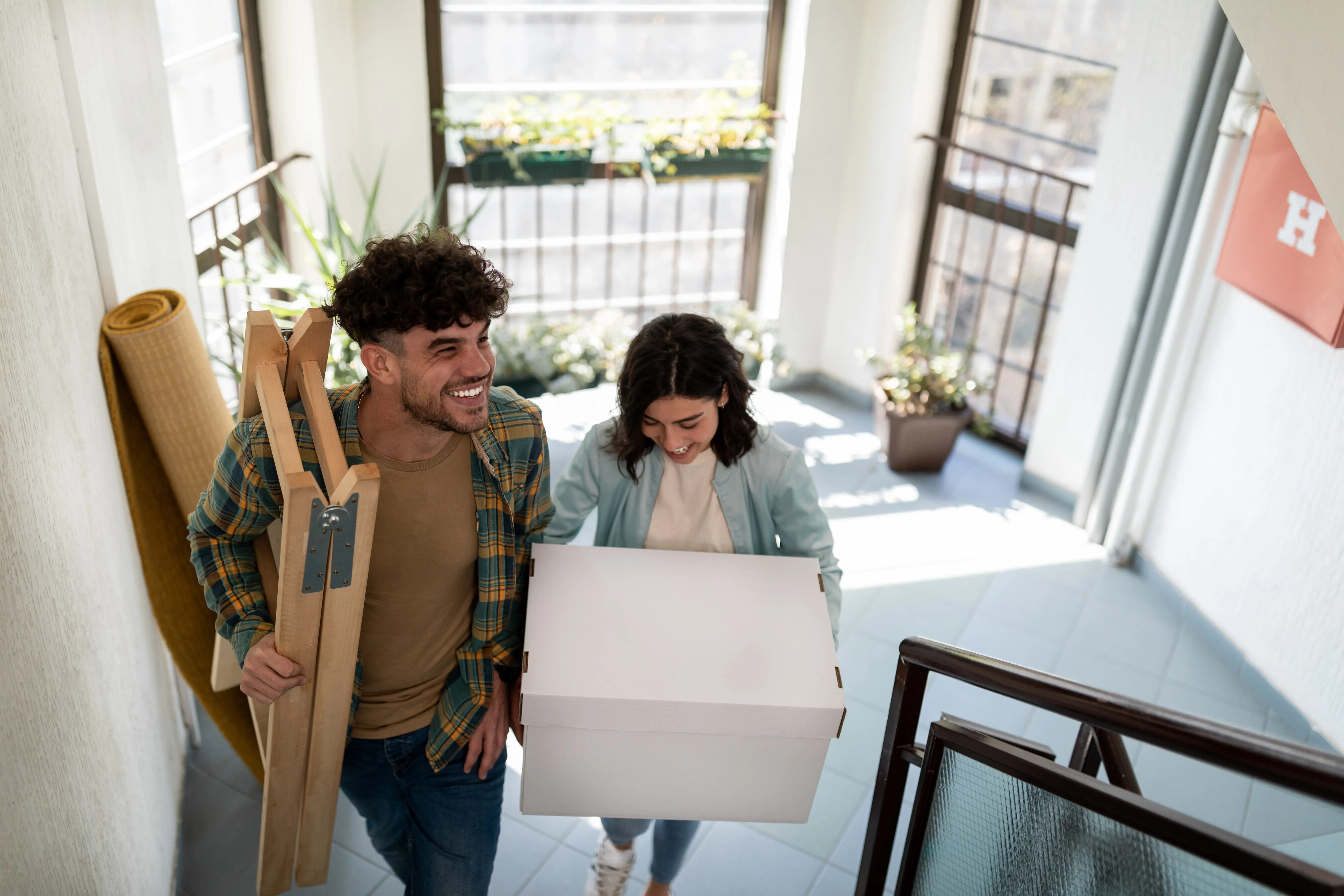 Couple Moving (Compressed)